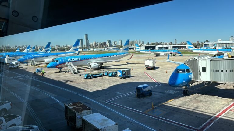 Aeronaves Aerolineas Argentinas Paradas no patio