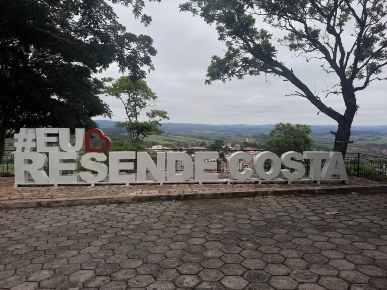 letreto-eu-amo-resende-costa