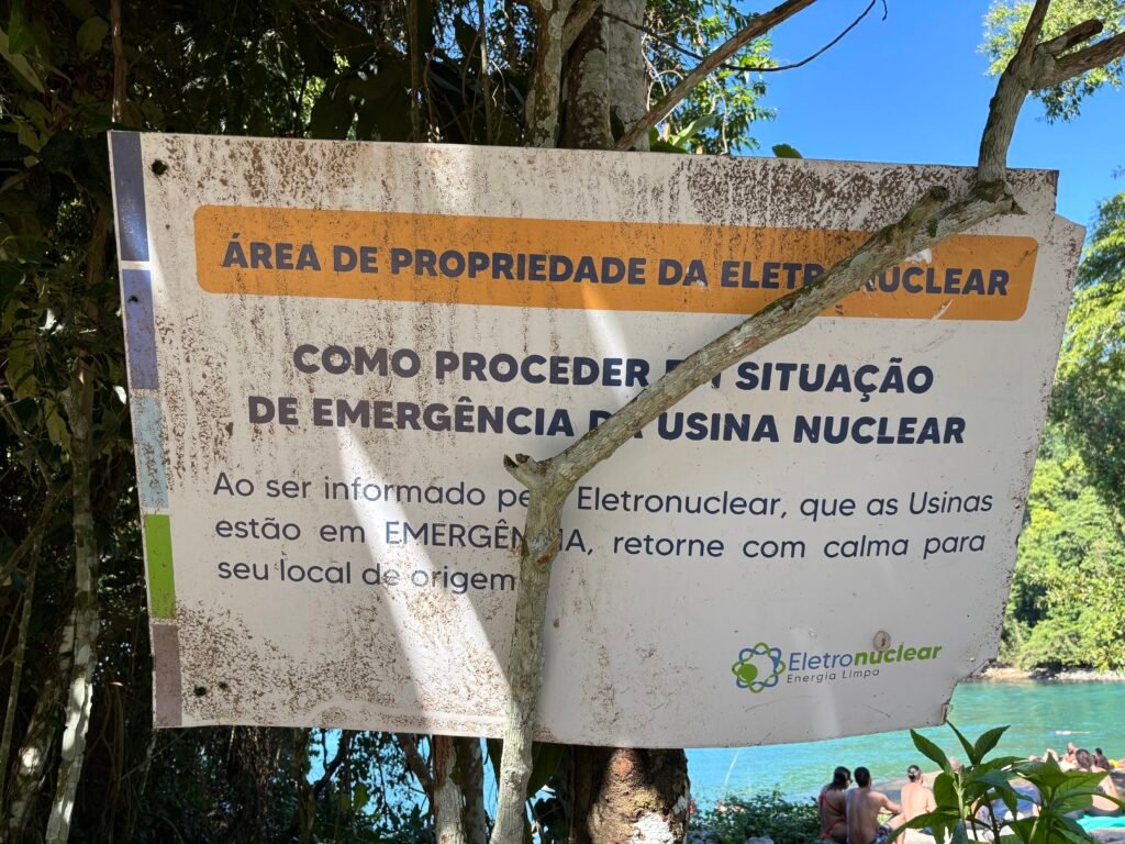 Praia de agua quente angra dos reis